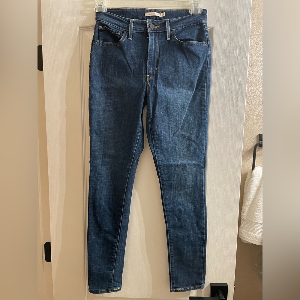 Levi’s 721 high-rise skinny ankle size 29 EUC blue jeans